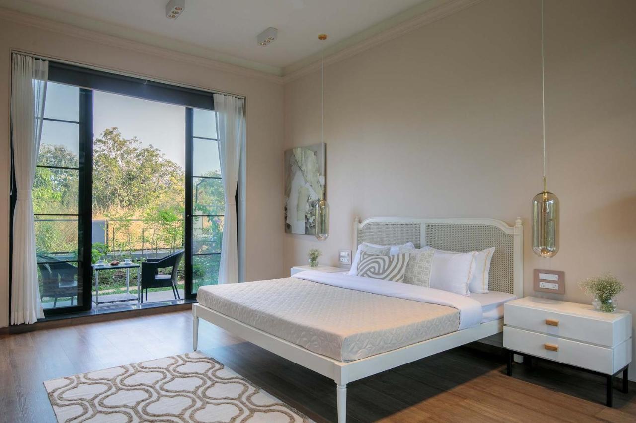 Stayvista At The Charcoal Villa Luxury Collection Alībāg Exterior foto